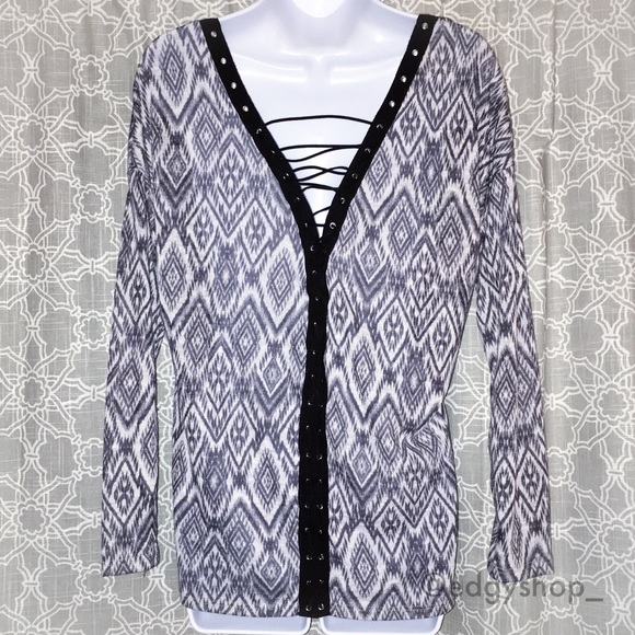 Grommet Lace Back L/S Top - Picture 2 of 4